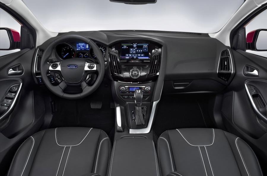  Ford Focus Hatchback 2010 года  (фото 42 из 52)